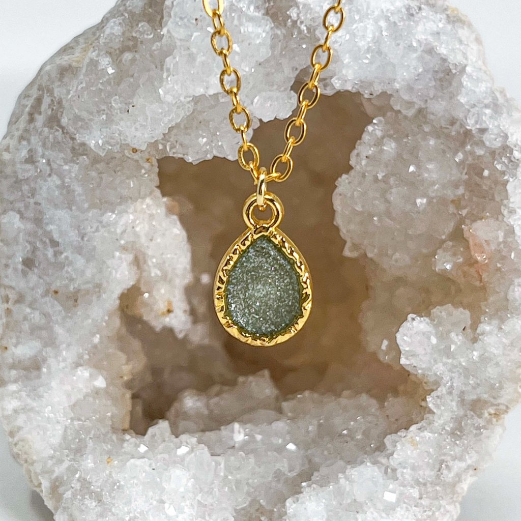 320 14k Gold Olive Green Glitter Resin Teardrop Handmade Pendant Necklace 13$